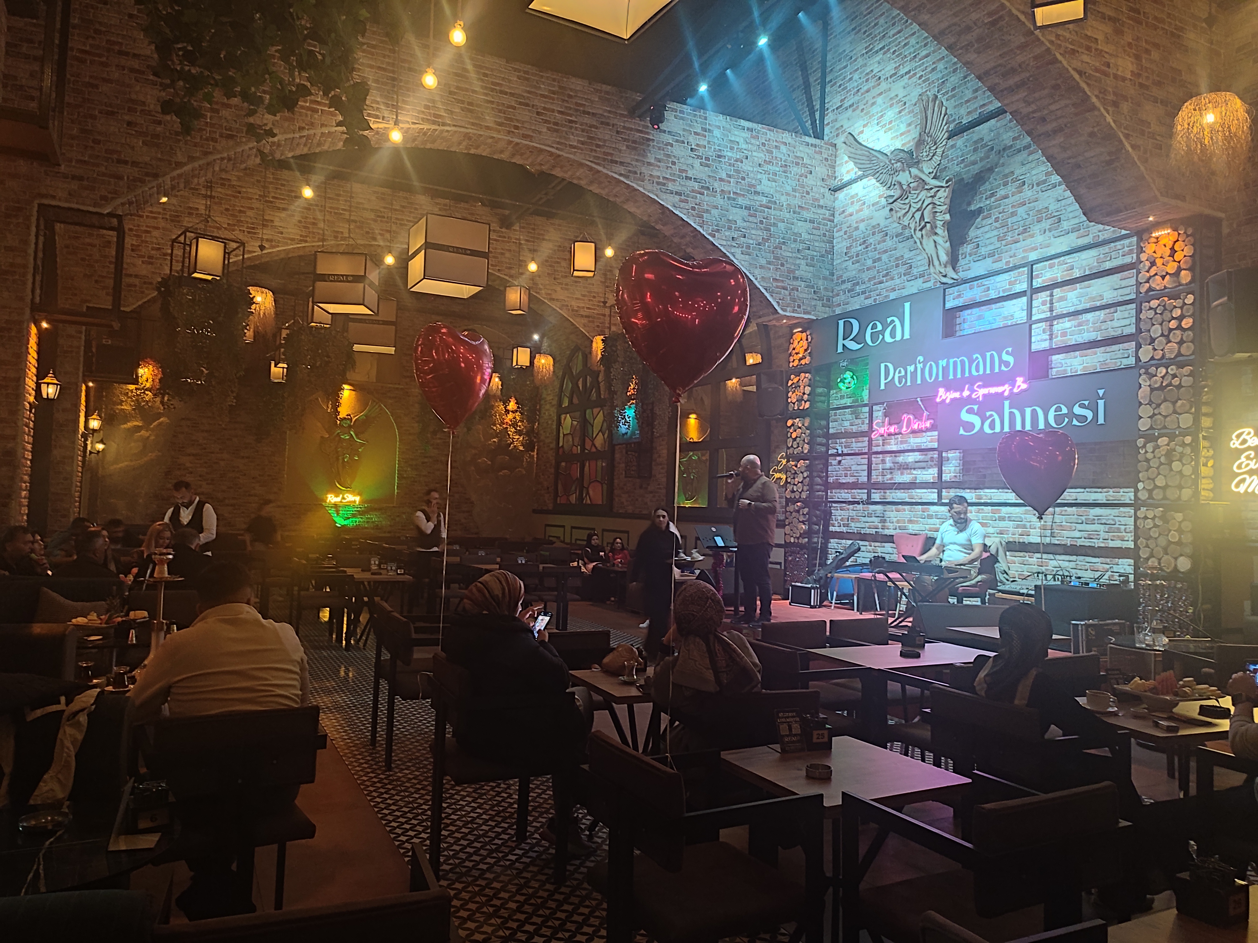 Real Coffee House atmosfer